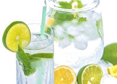 خبرنگاران نوشیدن آب با برش های لیمو؛ دوای هر درد بی درمان